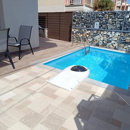 Magnolia With Pool * Nikiti (Sithonia)